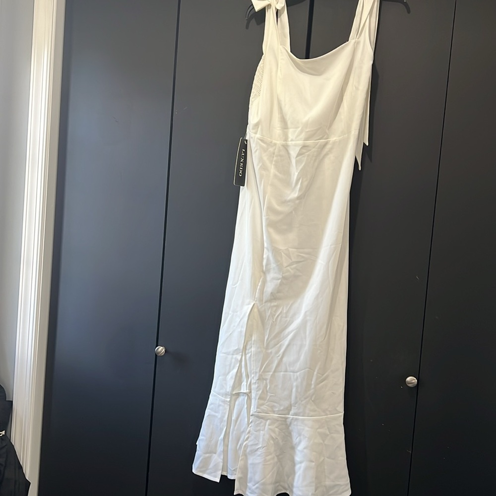 White tie shoulder maxi dress